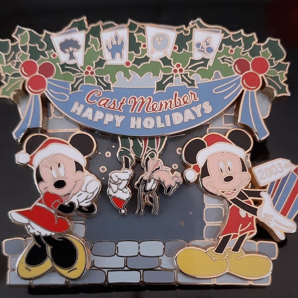 Disney 2003 Cast Member Exclusive Christmas Pin